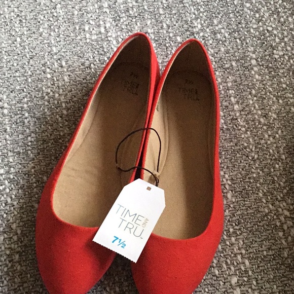 Red flats - Picture 5 of 6